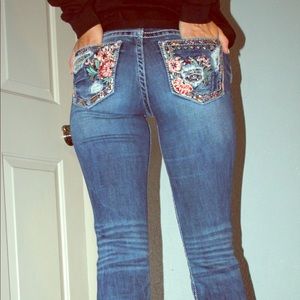 Flower pocket, 26 Miss Me bootcut jeans.